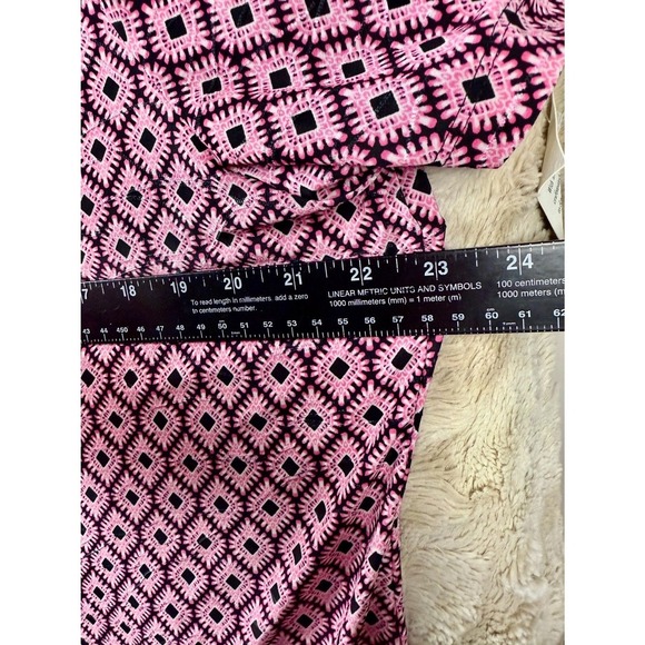 Croft Barrow NWT 1X tshirt, pink-black, curved hem, crew neck, brand new - Picture 6 of 13